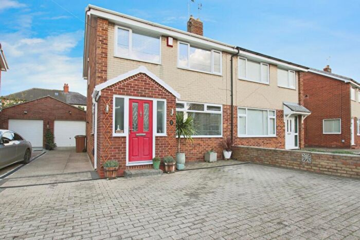 2 Bedroom Semi Detached House For Sale In Roslyn Crescent, Hedon, Hull, HU12