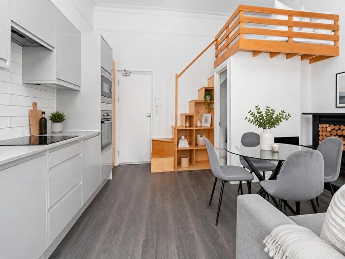 Studio To Rent In Flat Oriental Place, BN1