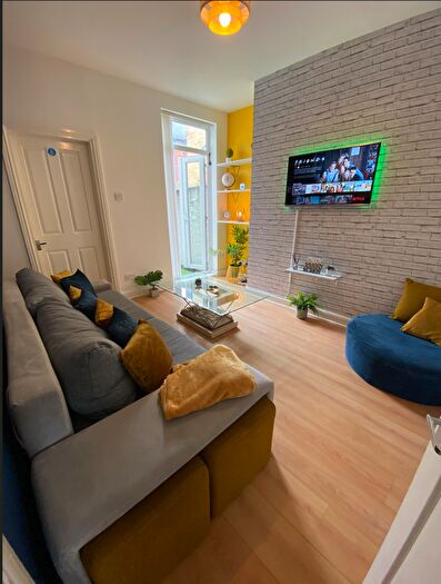 5 Bedroom Terraced House To Rent In Langton Road, Liverpool, Merseyside, L15