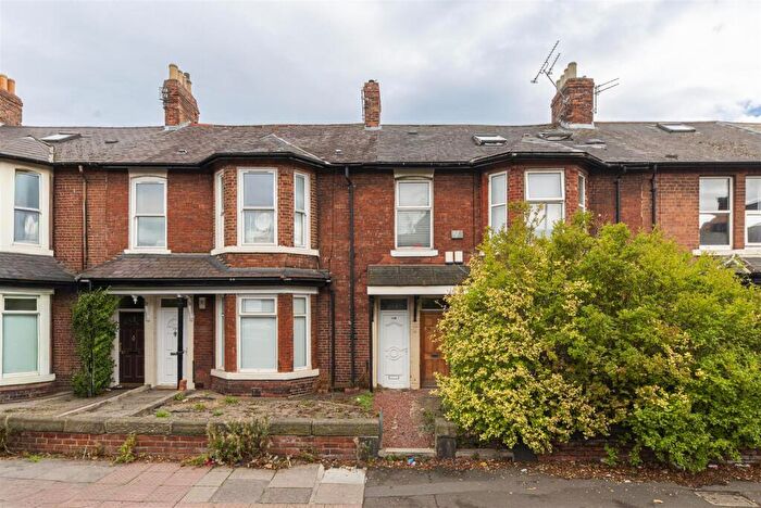 5 Bedroom Maisonette For Sale In Chillingham Road, Heaton, Newcastle Upon Tyne, NE6