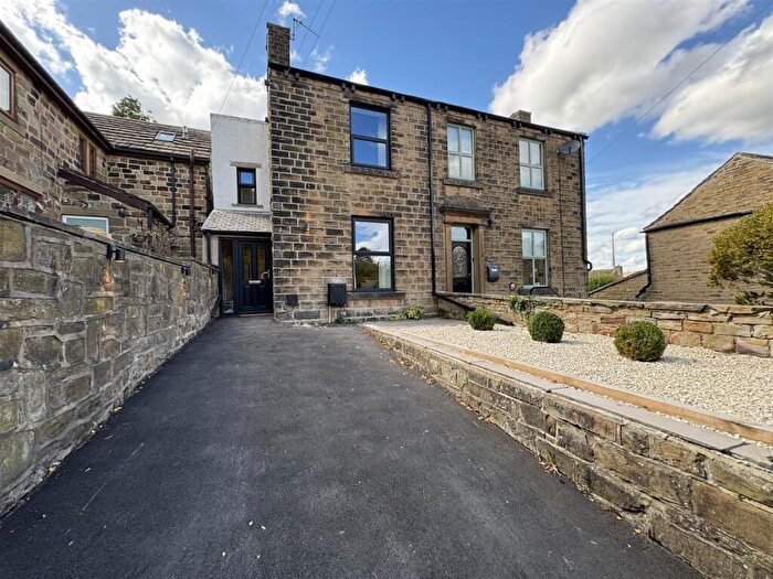 3 Bedroom Semi-Detached House For Sale In King Street, Skelmanthorpe, HD8