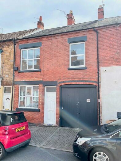 3 Bedroom Terraced House To Rent In Beatrice Road, Leicester, ., LE3