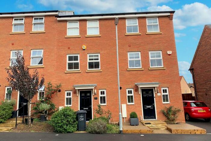 4 Bedroom Town House To Rent In Mendip Way, Corby NN18
