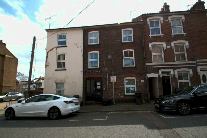 2 Bedroom Flat To Rent In Liverpool Road, Luton, LU1