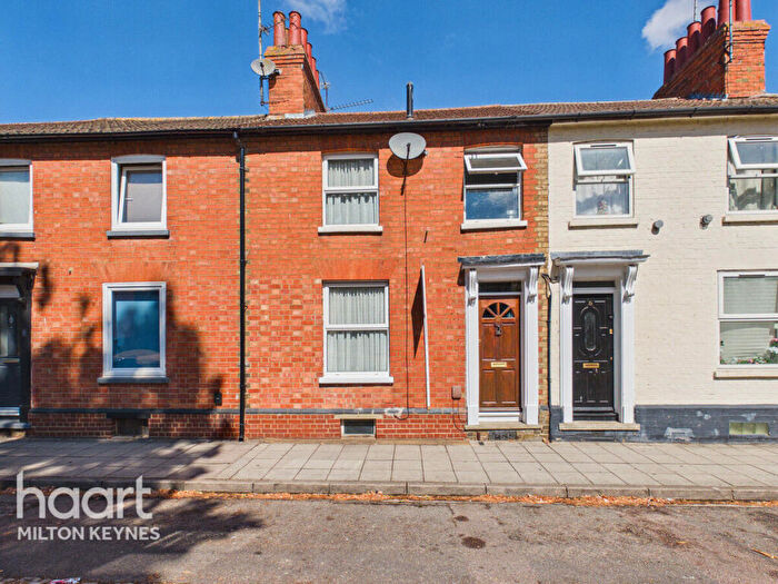 2 Bedroom Terraced House For Sale In High Street, New Bradwell, MK13