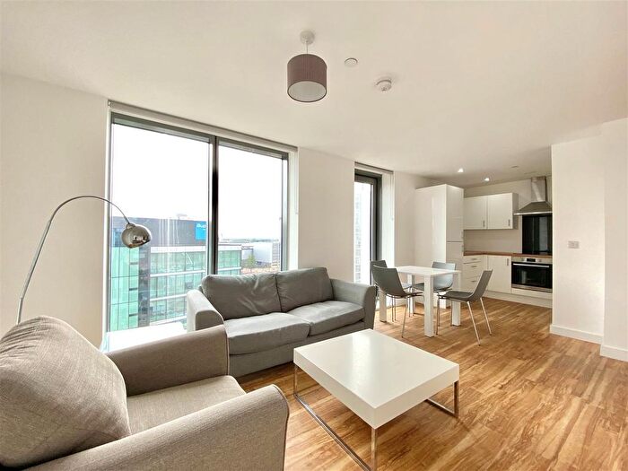 2 Bedroom Flat To Rent In Michigan Point Tower, Michigan Avenue, Salford, M50