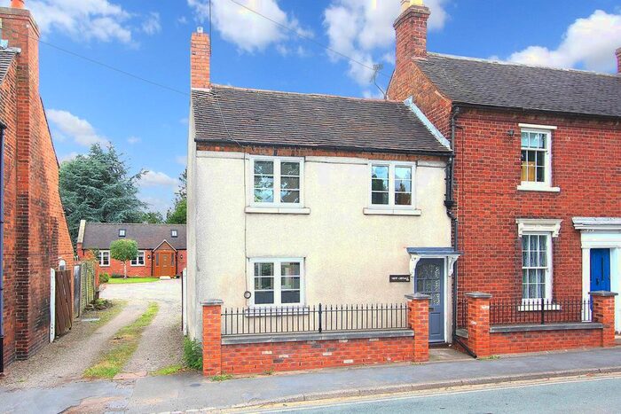 2 Bedroom Cottage To Rent In Gravel Hill, Wombourne, Wolverhampton, WV5