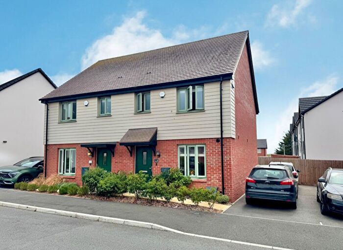 3 Bedroom Semi-Detached House For Sale In Exmouth, EX8