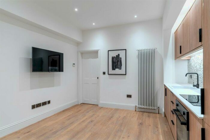 2 Bedroom Apartment To Rent In Nottingham Road, Nottingham, Nottinghamshire, NG7