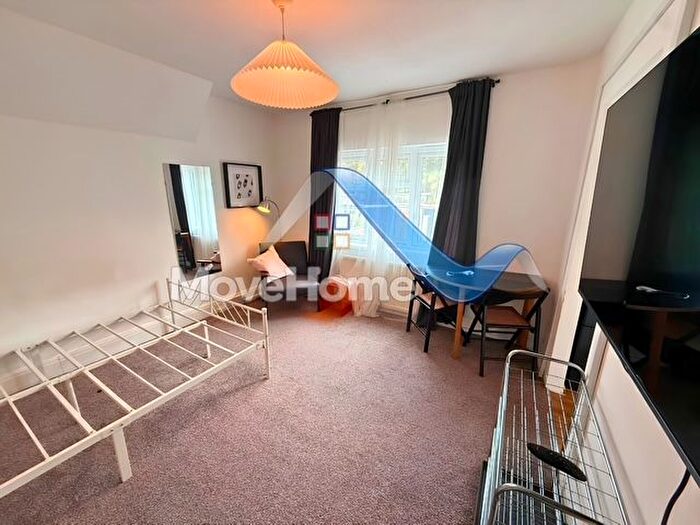 Studio To Rent In North Circular Road, Neasden, NW2