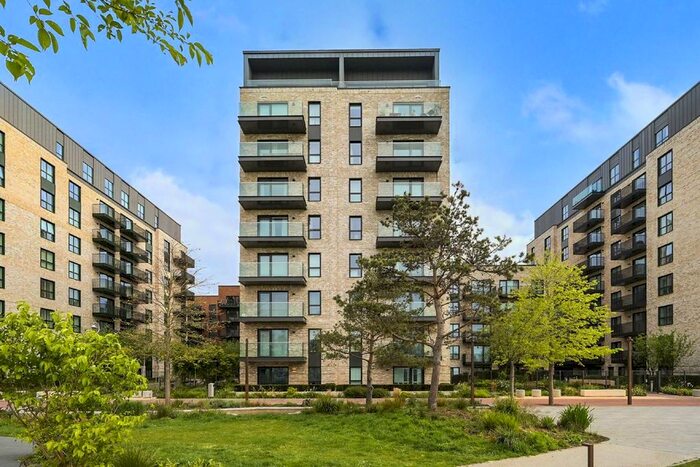 2 Bedroom Flat To Rent In Greenleaf Walk, Southall, UB1