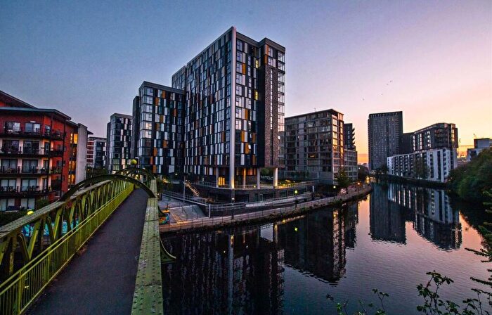 2 Bedroom Flat To Rent In Woden Street, Salford, M5