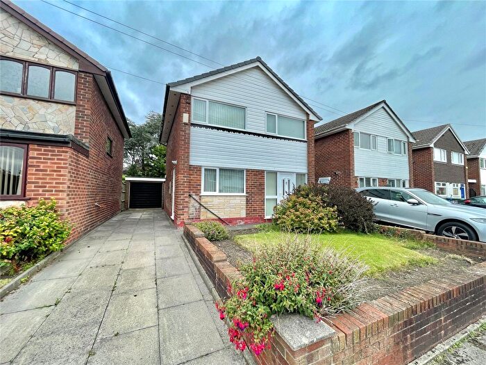3 Bedroom Detached House For Sale In Swynnerton Way, Widnes, Cheshire, WA8