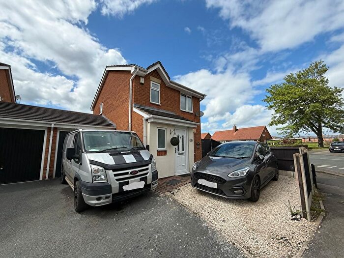 3 Bedroom Detached House For Sale In Pavilion Court, Dewsbury, WF12