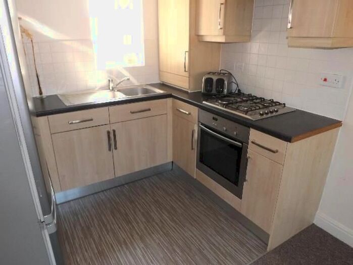 2 Bedroom Flat To Rent In Lowther Crescent, St. Helens, WA10