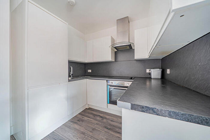 1 Bedroom Flat To Rent In Catteshall Lane, Godalming, GU7