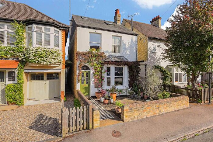3 Bedroom Detached House For Sale In Richmond Road, Cambridge, CB4