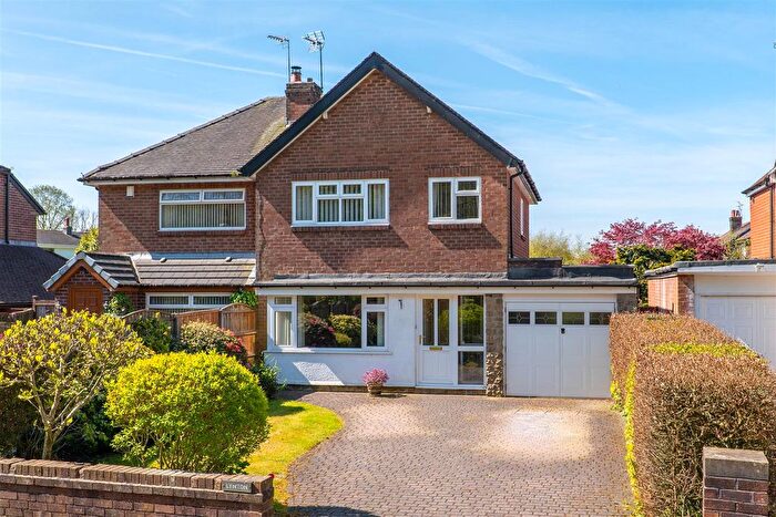 3 Bedroom Semi-detached House For Sale In Woodside, Chorley, PR7