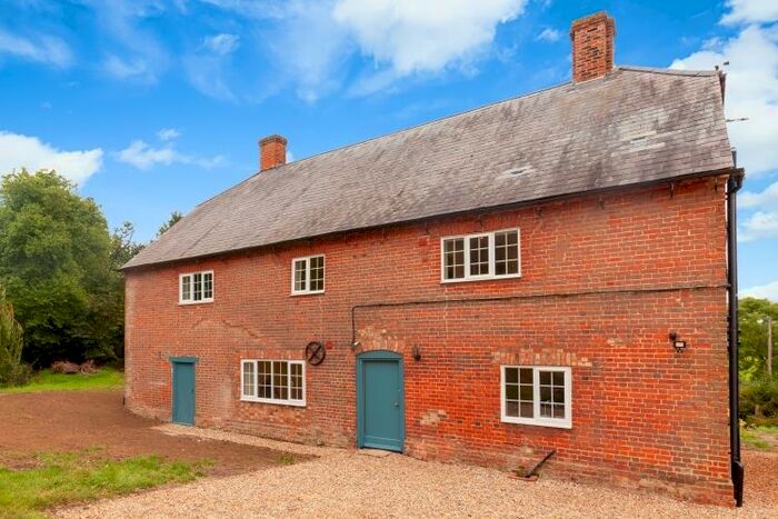 5 Bedroom Farm To Rent In Middle Claydon Road, Steeple Claydon, Buckingham, MK18
