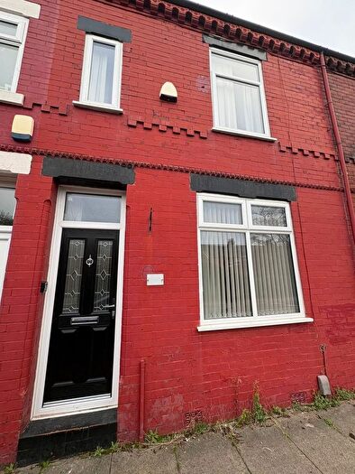 3 Bedroom Terraced House To Rent In Littlewood Street, Salford, M6