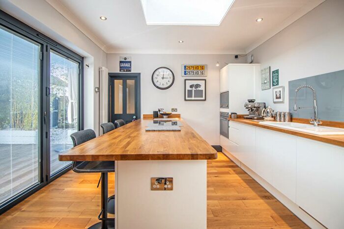 3 Bedroom End Of Terrace House For Sale In Hamlet Road, Southend-on-Sea, SS1