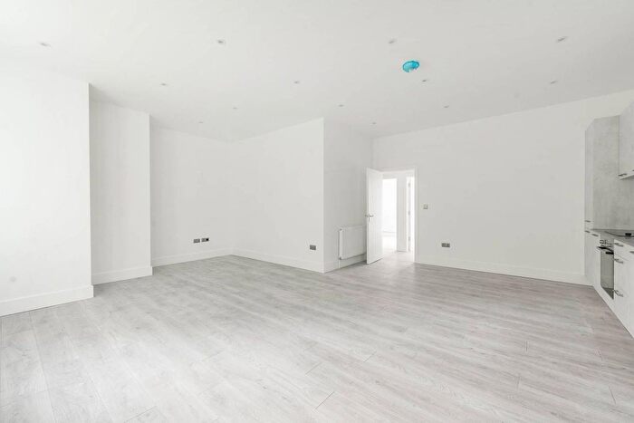 2 Bedroom Flat For Sale In West End Lane, Pinner, HA5