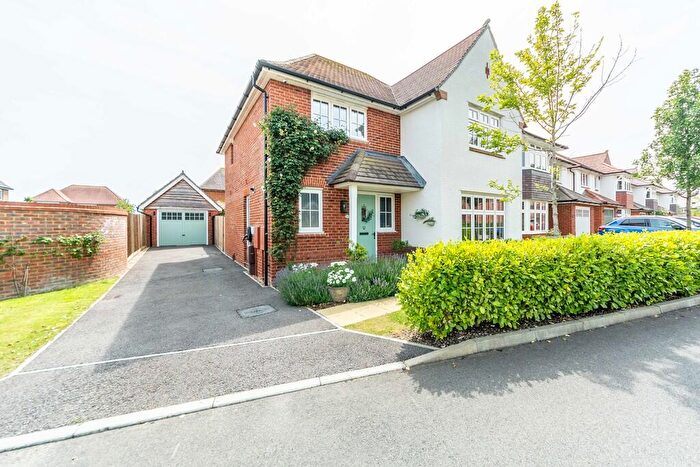 4 Bedroom Detached House For Sale In Skylark Way, Barnham, PO22