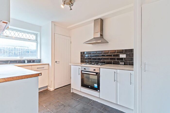 2 Bedroom Flat To Rent In Phillips Walk, Rhymney, NP22