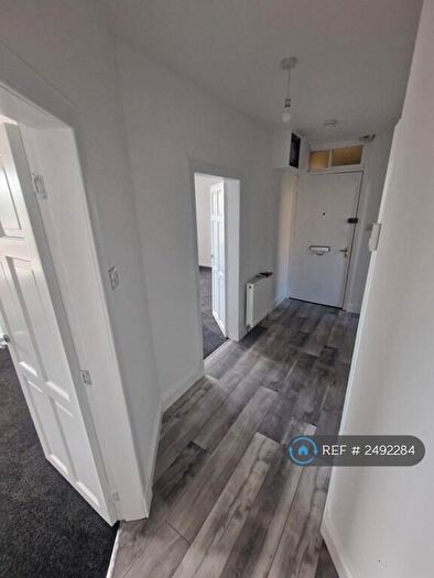 2 Bedroom Flat To Rent In Kerr Street, Dundee, DD2