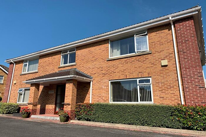 2 Bedroom Flat To Rent In Ferndown, BH22