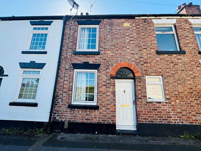 2 Bedroom Terraced House To Rent In Brough Street West, SK11