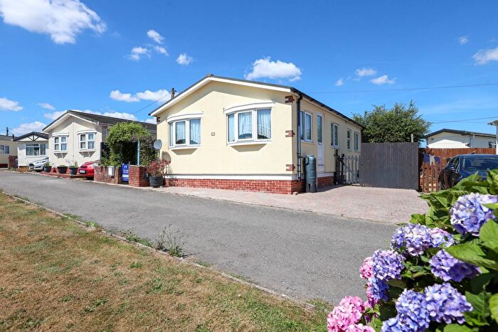 2 Bedroom Mobile/park Home For Sale In Lady Bailey Park, Winterborne Whitechurch, DT11