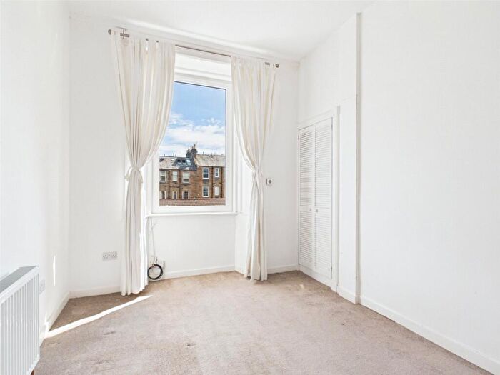 1 Bedroom Apartment To Rent In Comely Bank Row, Stockbridge, Edinburgh, EH4