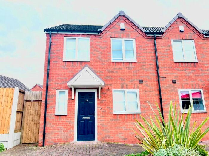 3 Bedroom Semi-Detached House To Rent In Waterloo Street, Tipton, DY4