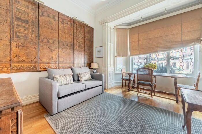 Studio To Rent In Egerton Gardens, Knightsbridge, London, SW3