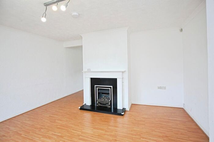 3 Bedroom Semi-Detached House For Sale In St. Annes Drive, Llantwit Fardre, Pontypridd, CF38