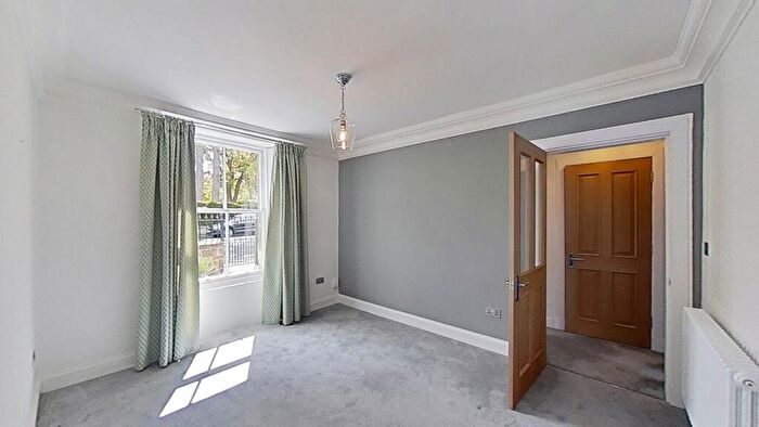 2 Bedroom Flat To Rent In Woodhall Road, Edinburgh, Midlothian, EH13