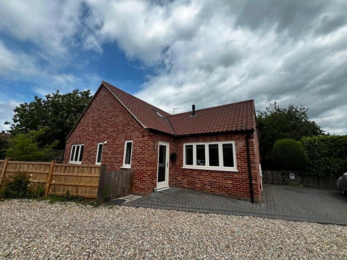 3 Bedroom Chalet To Rent In The Street, Hindolveston, NR20