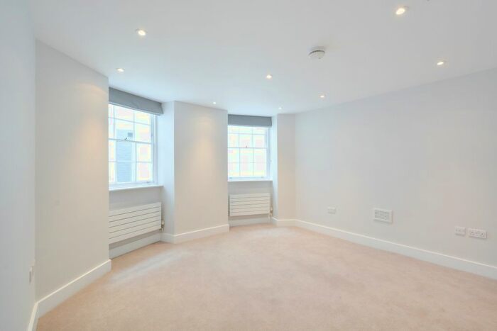 2 Bedroom Flat To Rent In Gloucester Place, London, W1U