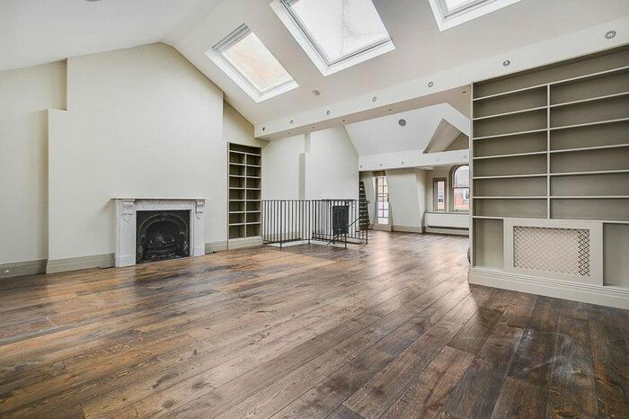 3 Bedroom Flat To Rent In Nottingham Place, London, W1U