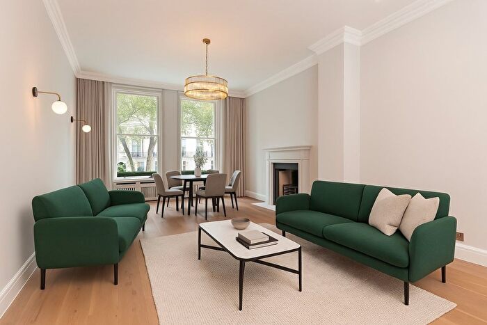 3 Bedroom Flat To Rent In Gloucester Place, London, W1U