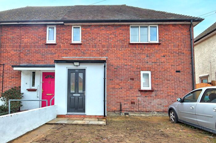 3 Bedroom Semi-detached House For Sale In Harris Road, Watford, WD25