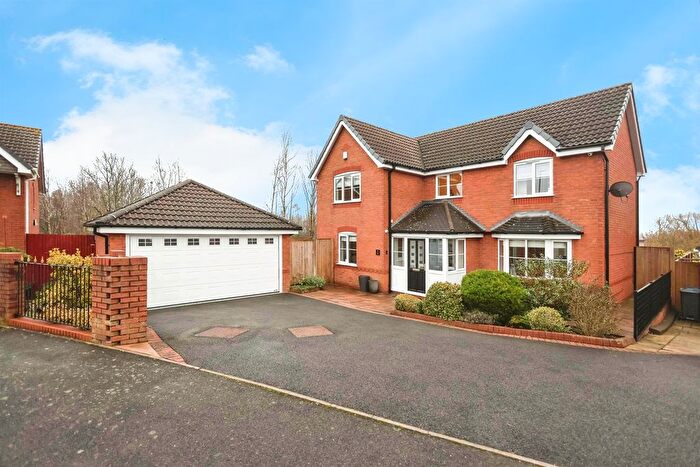 4 Bedroom Detached House For Sale In View Point, Tividale, Oldbury, B69