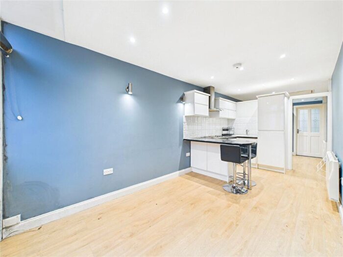 1 Bedroom Apartment For Sale In Upton Road, Bristol, BS3