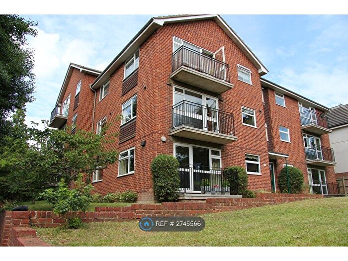 1 Bedroom Flat To Rent In Crowhurst, South Croydon, CR2