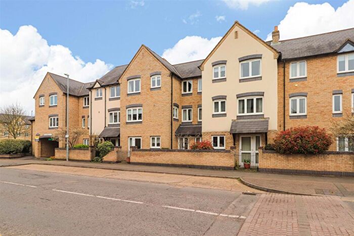 2 Bedroom Apartment For Sale In Union Lane, Chesterton, Cambridge, CB4