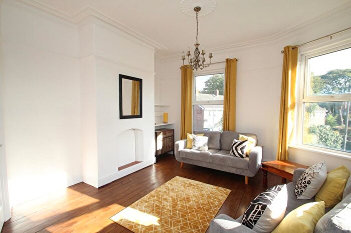 4 Bedroom Detached House To Rent In Green Road, Meanwood, Leeds, LS6