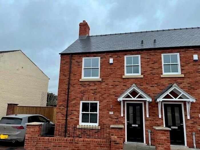 2 Bedroom Semi Detached House To Rent In Newmarket, Louth, LN11