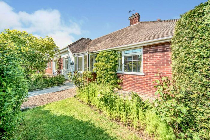 3 Bedroom Bungalow To Rent In Pipit Rise, Bedford, MK41