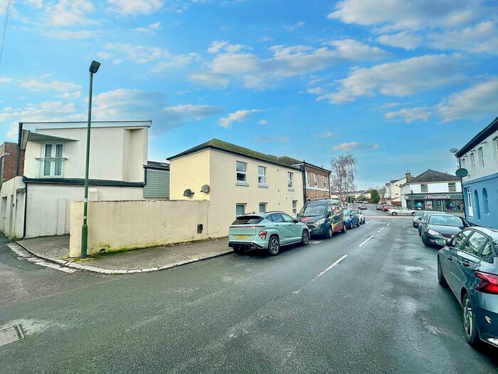 1 Bedroom Flat To Rent In St. Marychurch Road, Torquay, TQ1